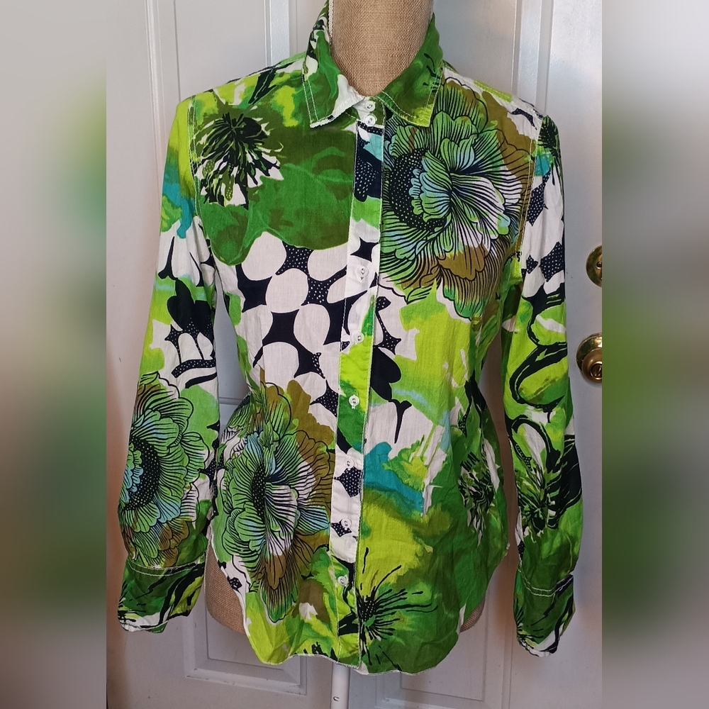 Cino Floral Green and White Women's Top - Picture 2 of 7